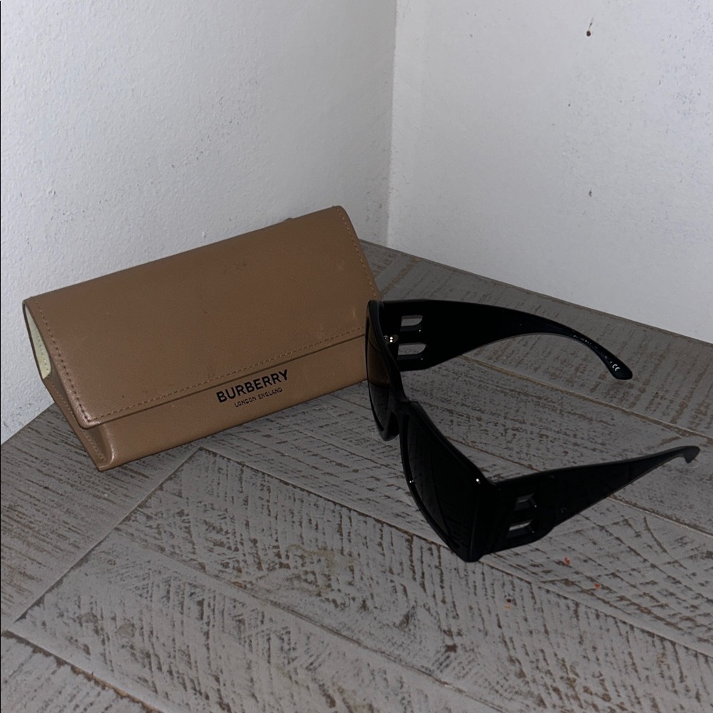 Burberry Black Sunglasses with Tan Case